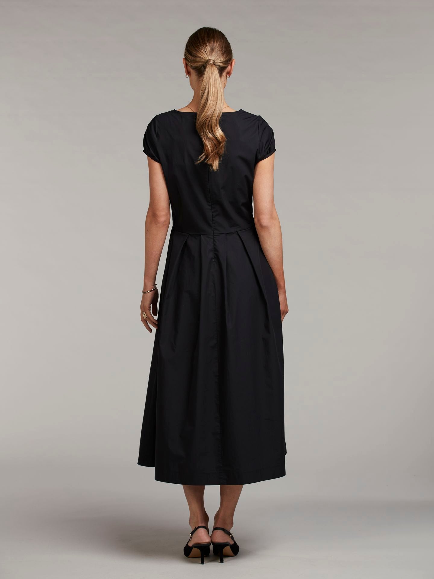 Lovisa Dress, Cap Sleeve
