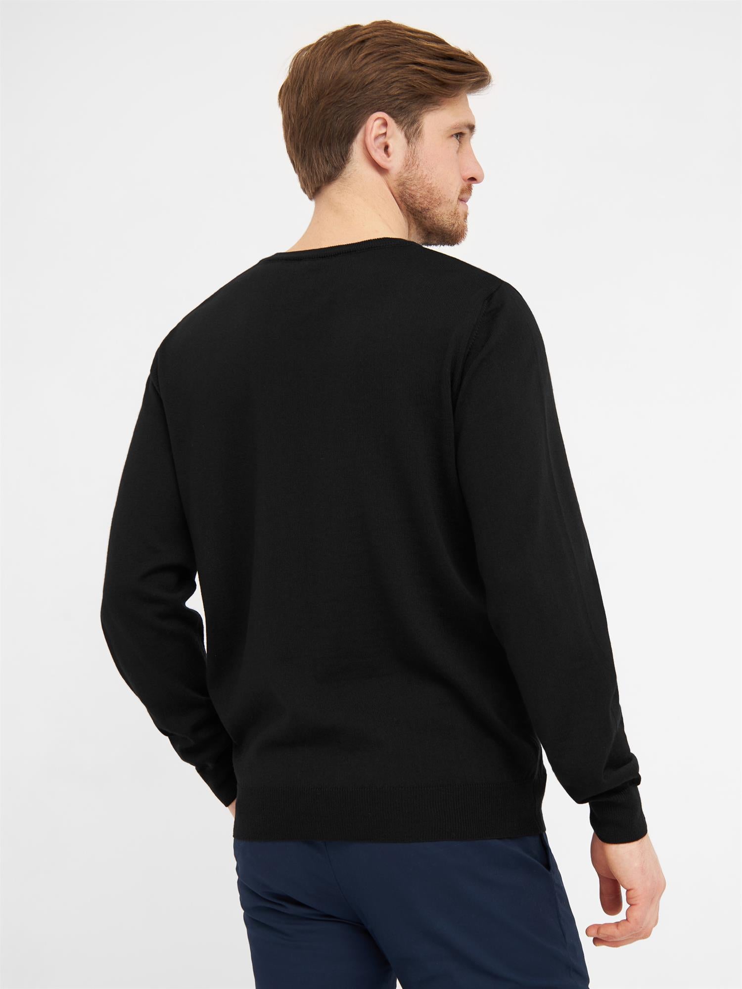 Milan Pullover V Neck