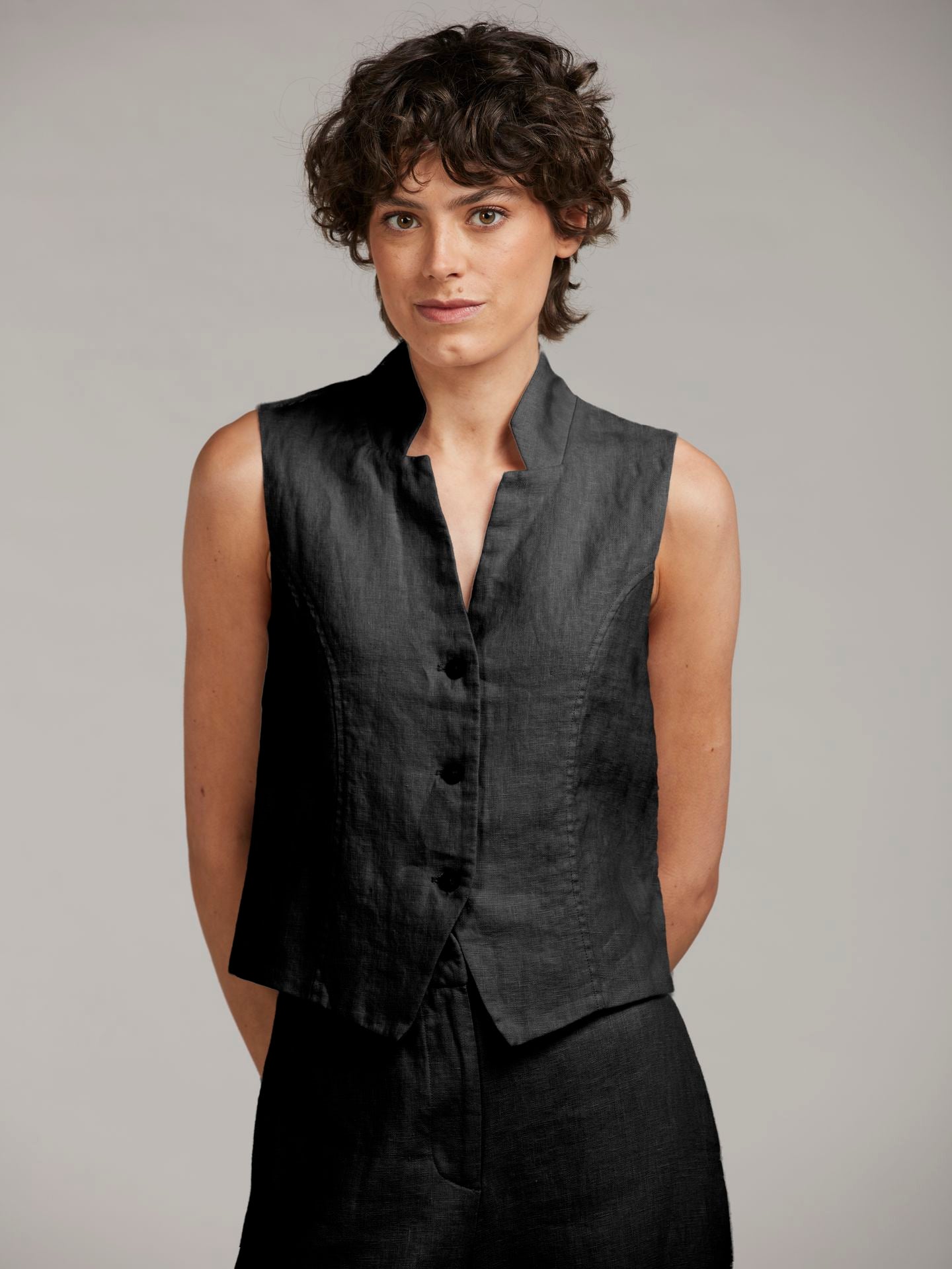 Lara Vest
