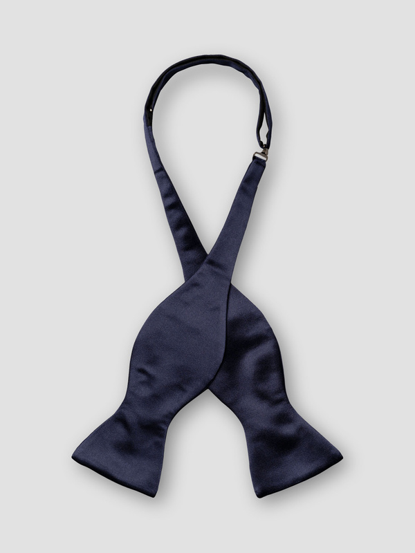 Silk bowtie