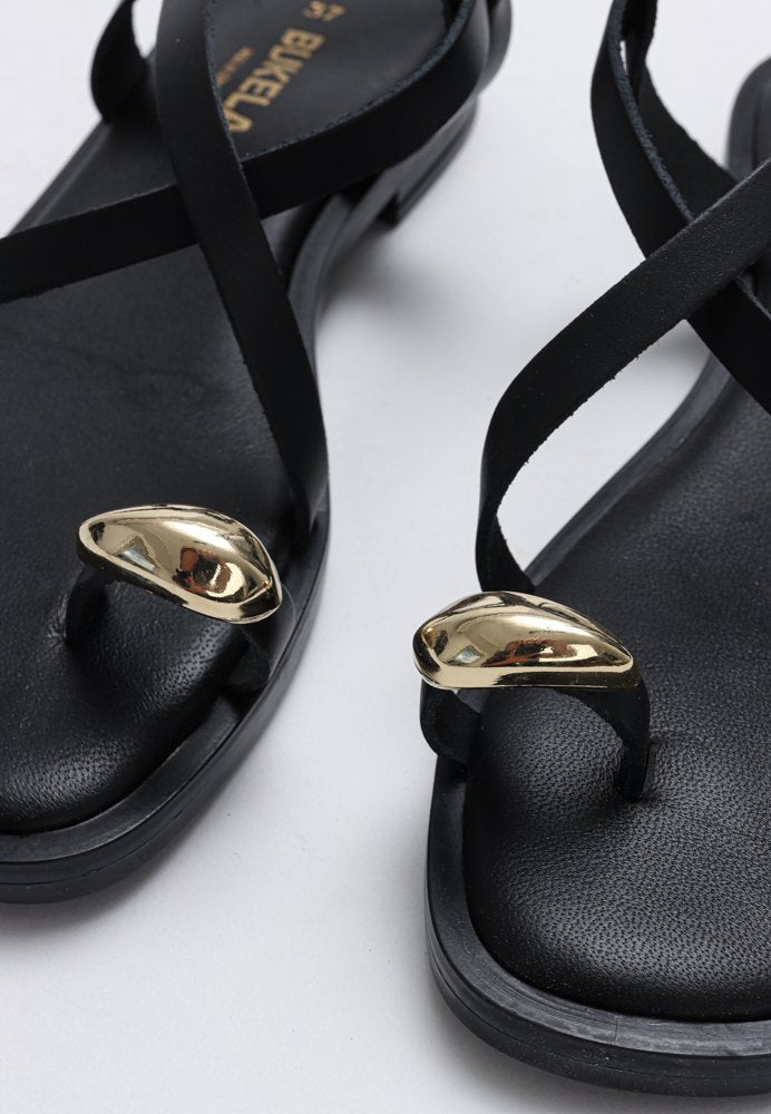 ELLA, BLACK