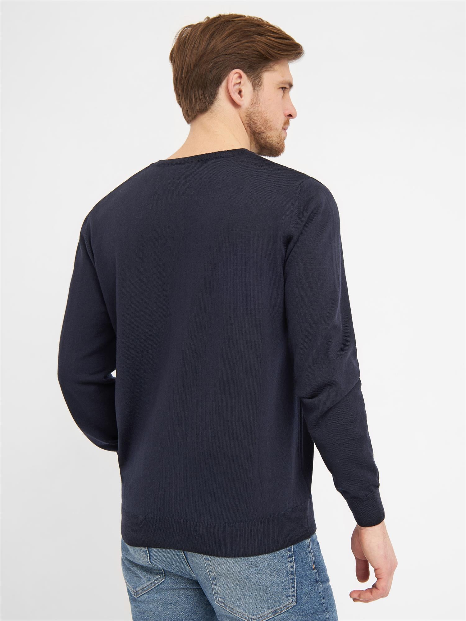 Milan Pullover V Neck