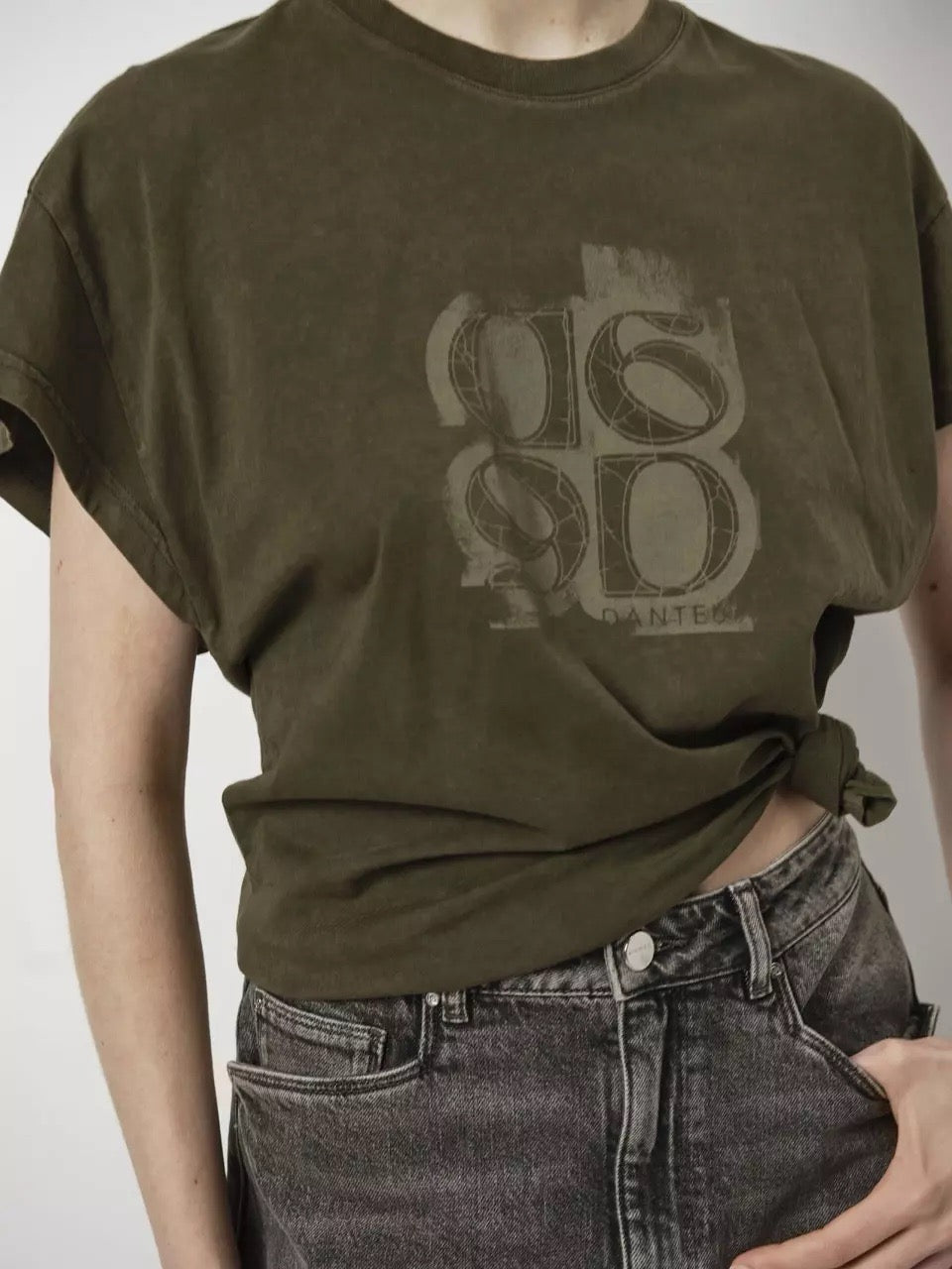 D6 Tyro monogram tee