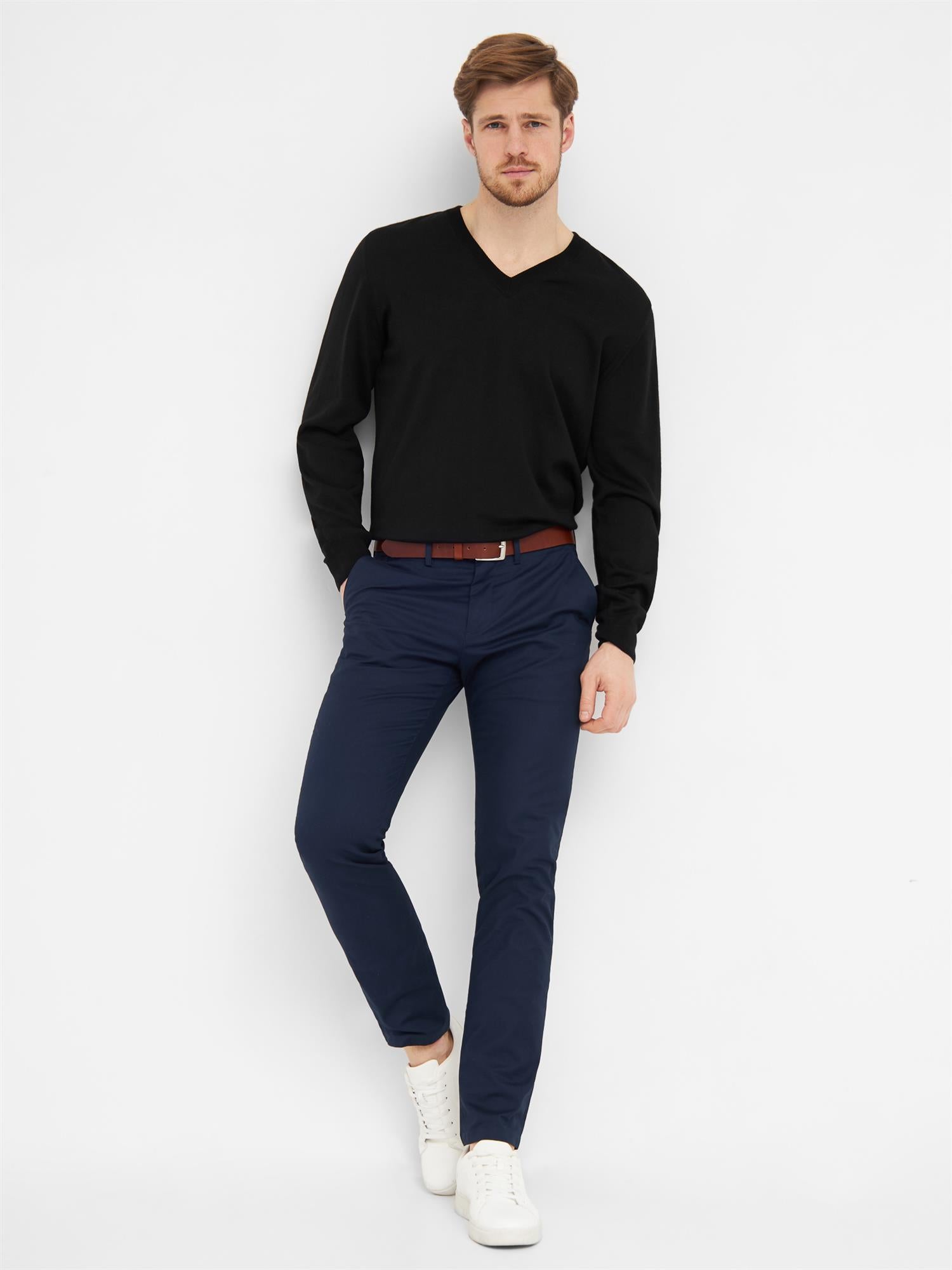 Milan Pullover V Neck