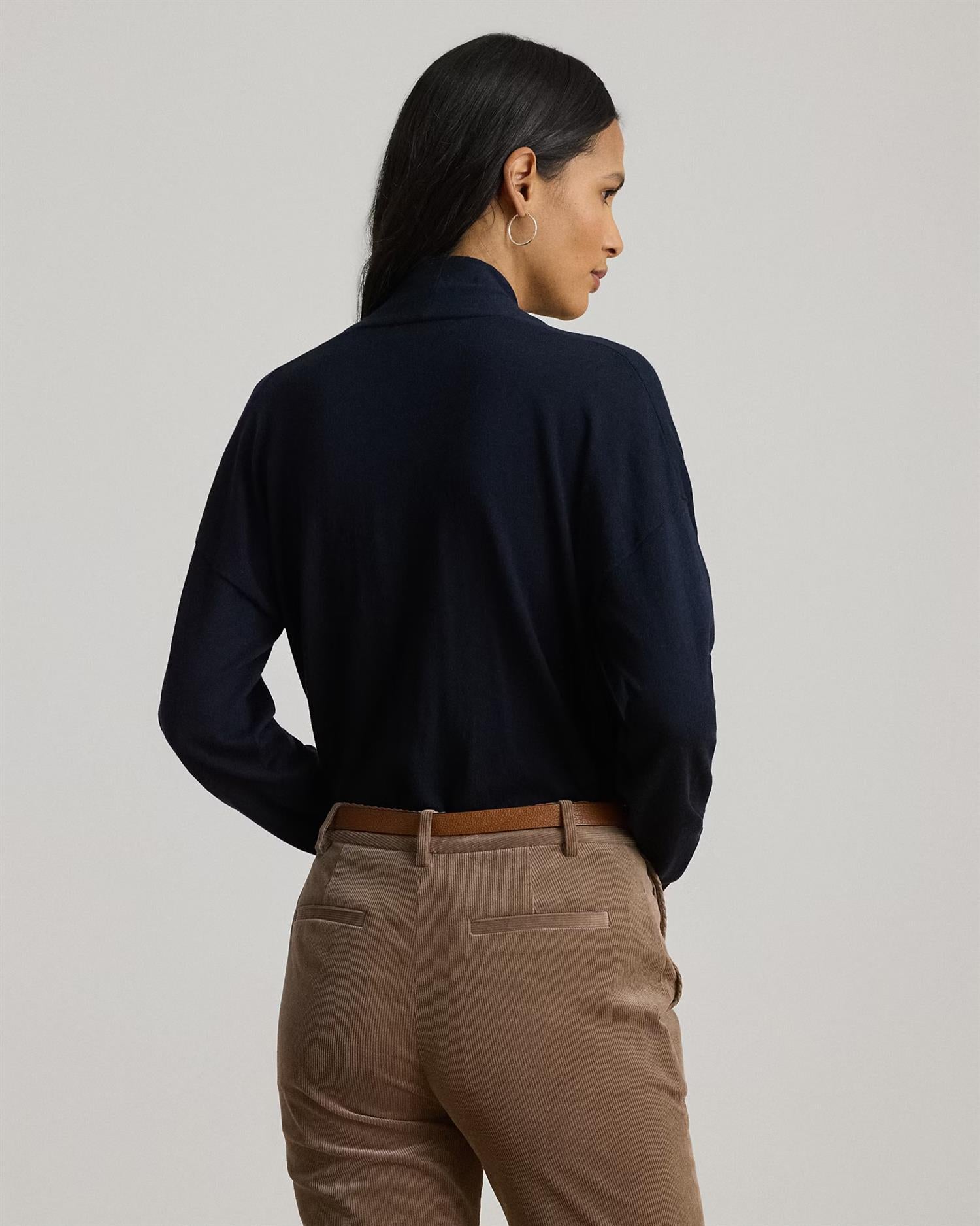 Wakira long sleeve pullover