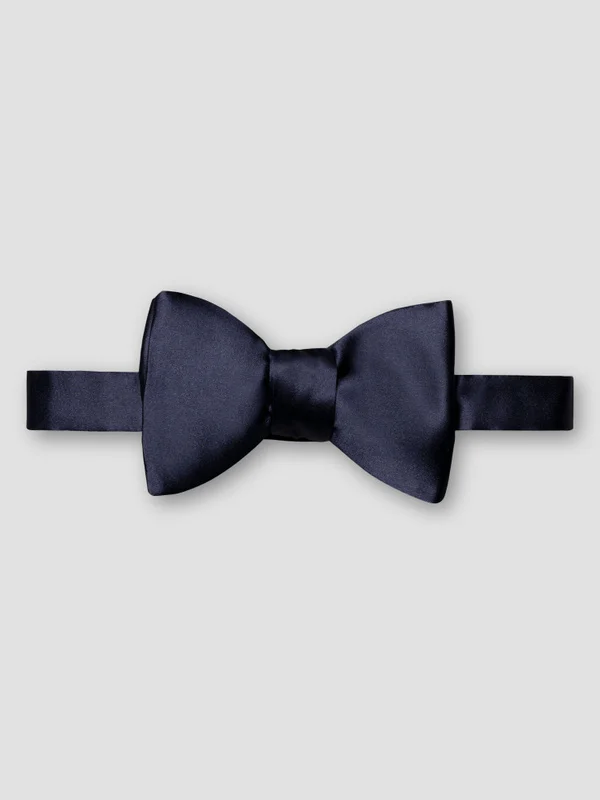 Silk bowtie