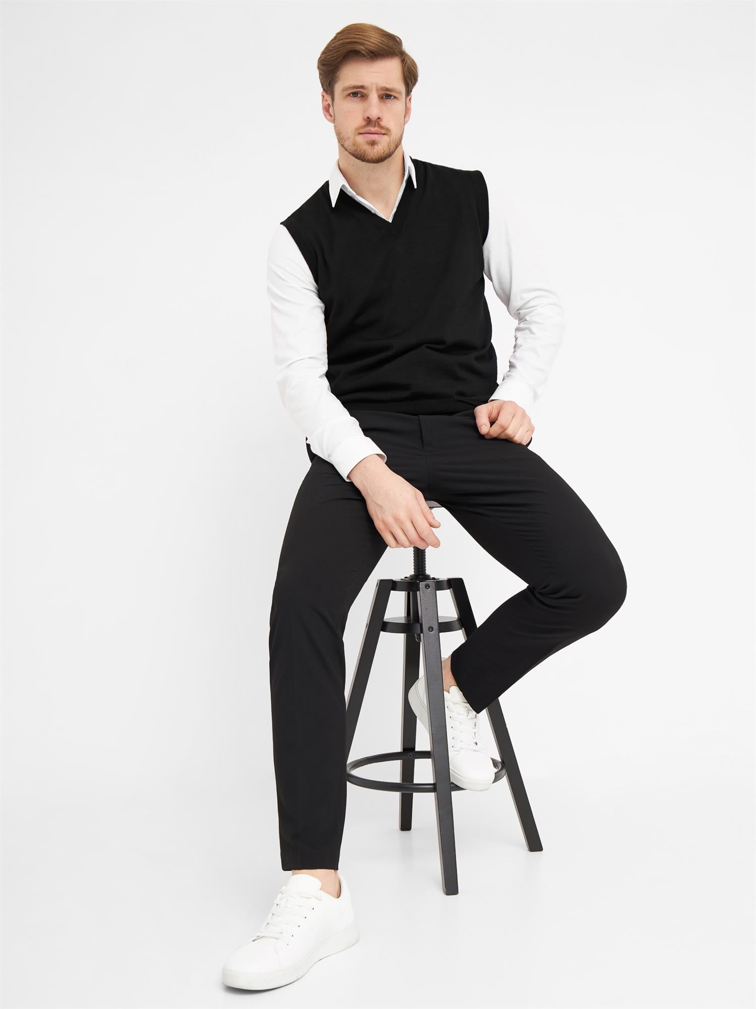 Milan Slipover V Neck