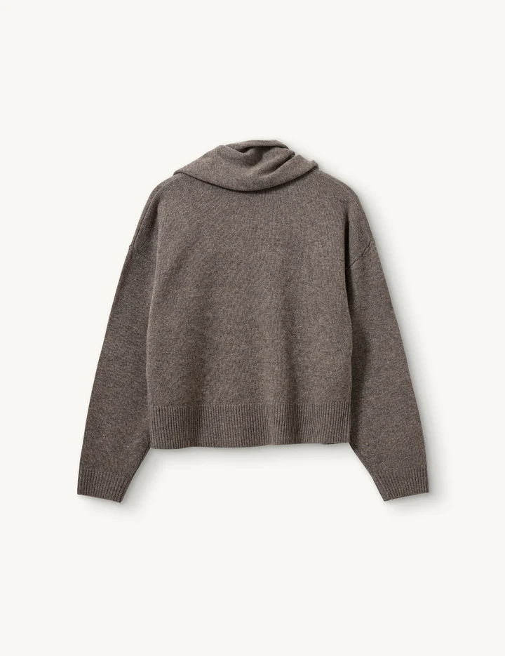 Volmer Scarf Sweater