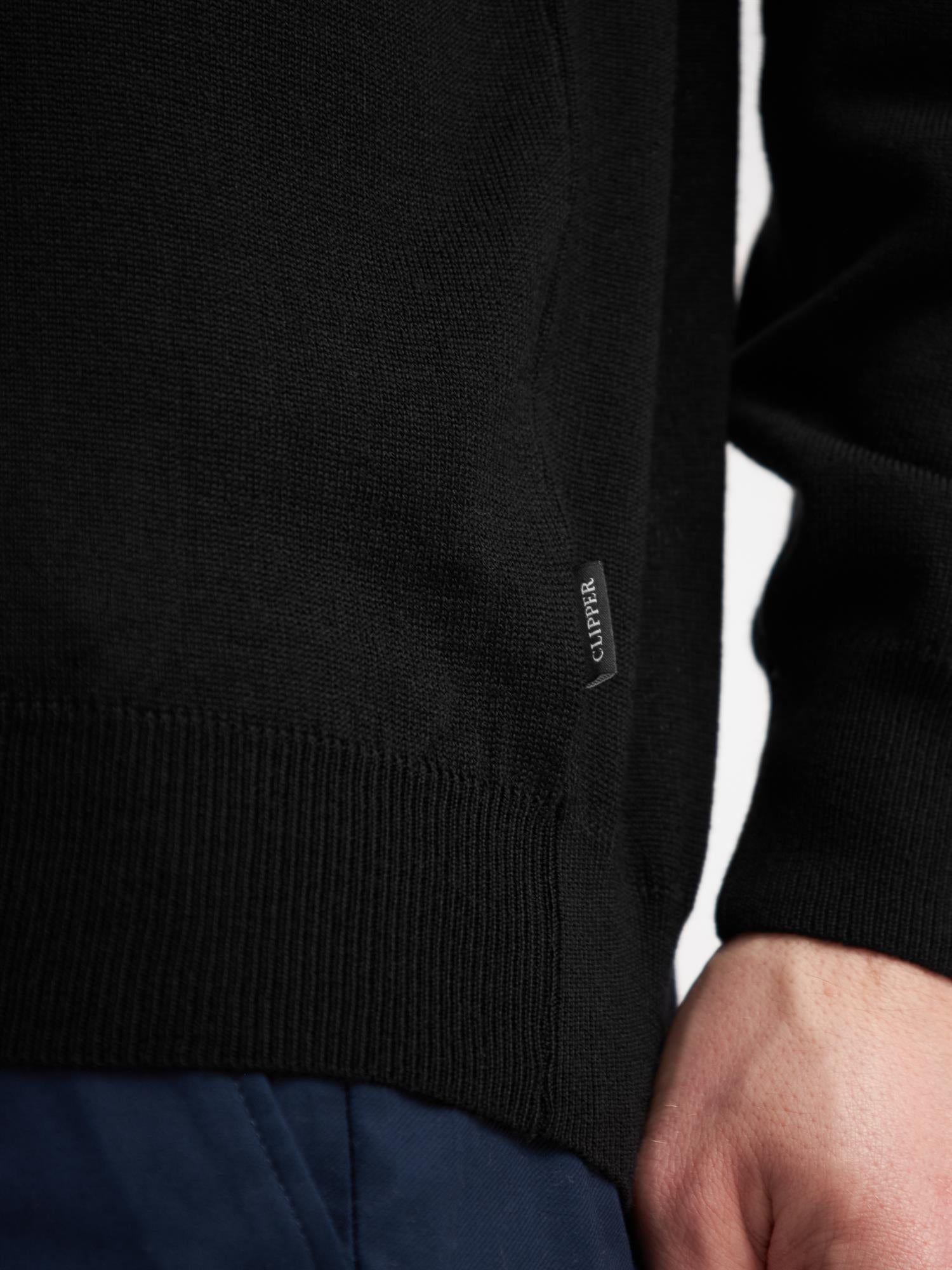 Milan Pullover V Neck