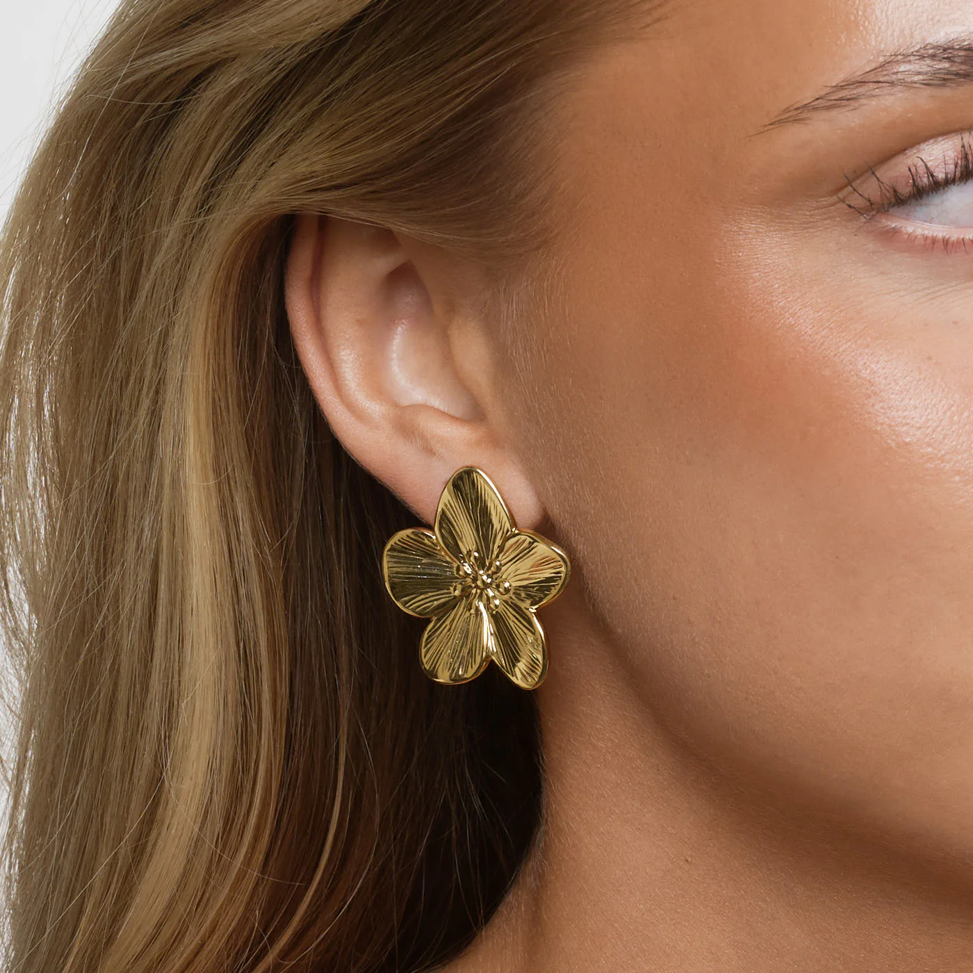 Maebry - Statement Flower Stud Earrings Gold Stain - Gold