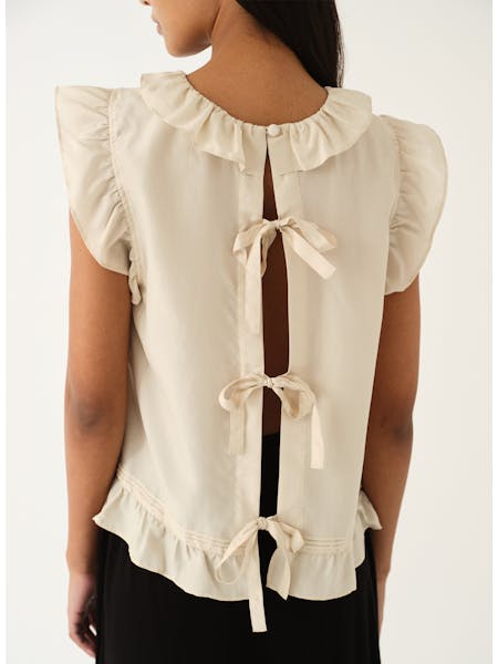 Darling Scallop Top