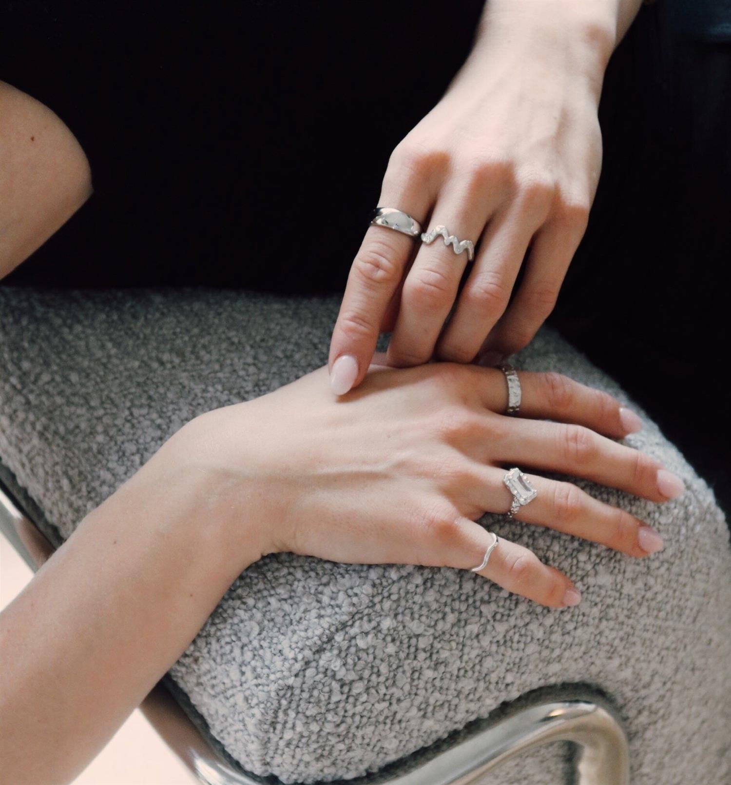 Bergen Bølgete Ring Justerbar