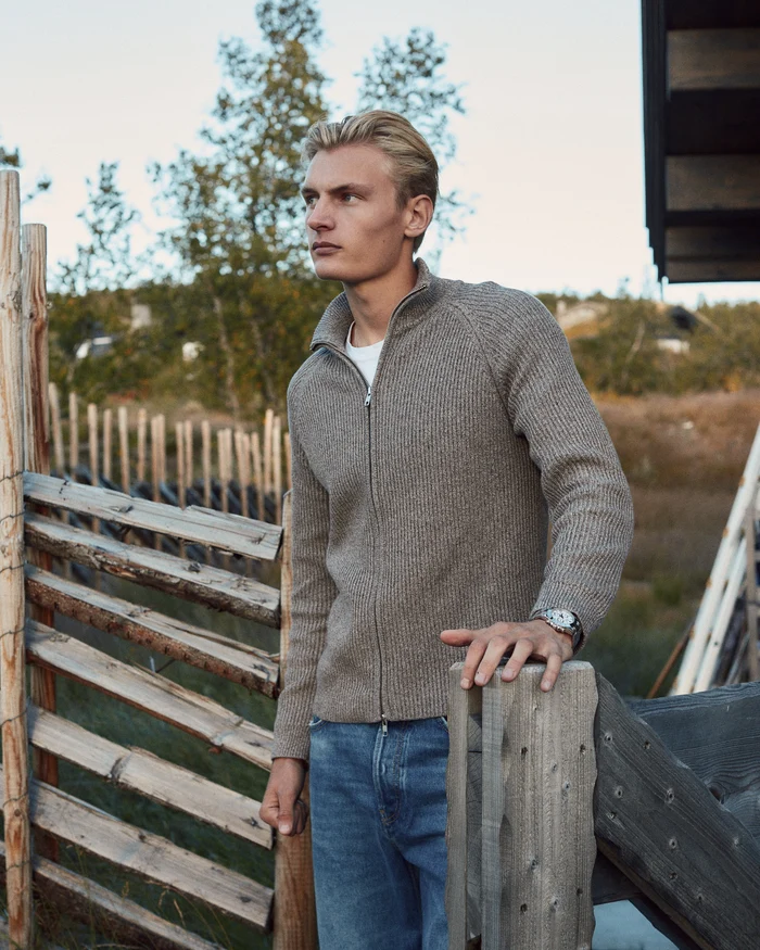 KNITTED CARDIGAN BROWN