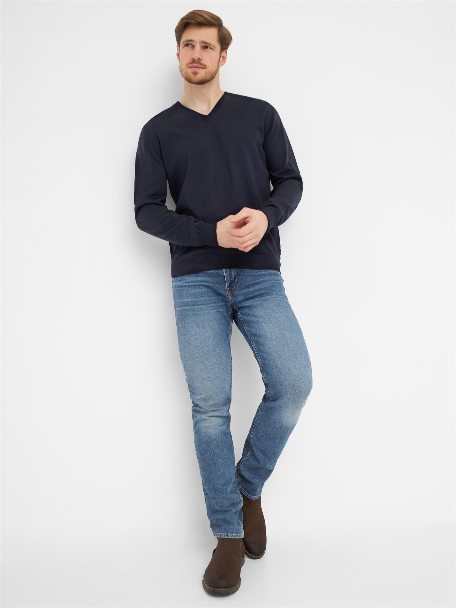 Milan Pullover V Neck